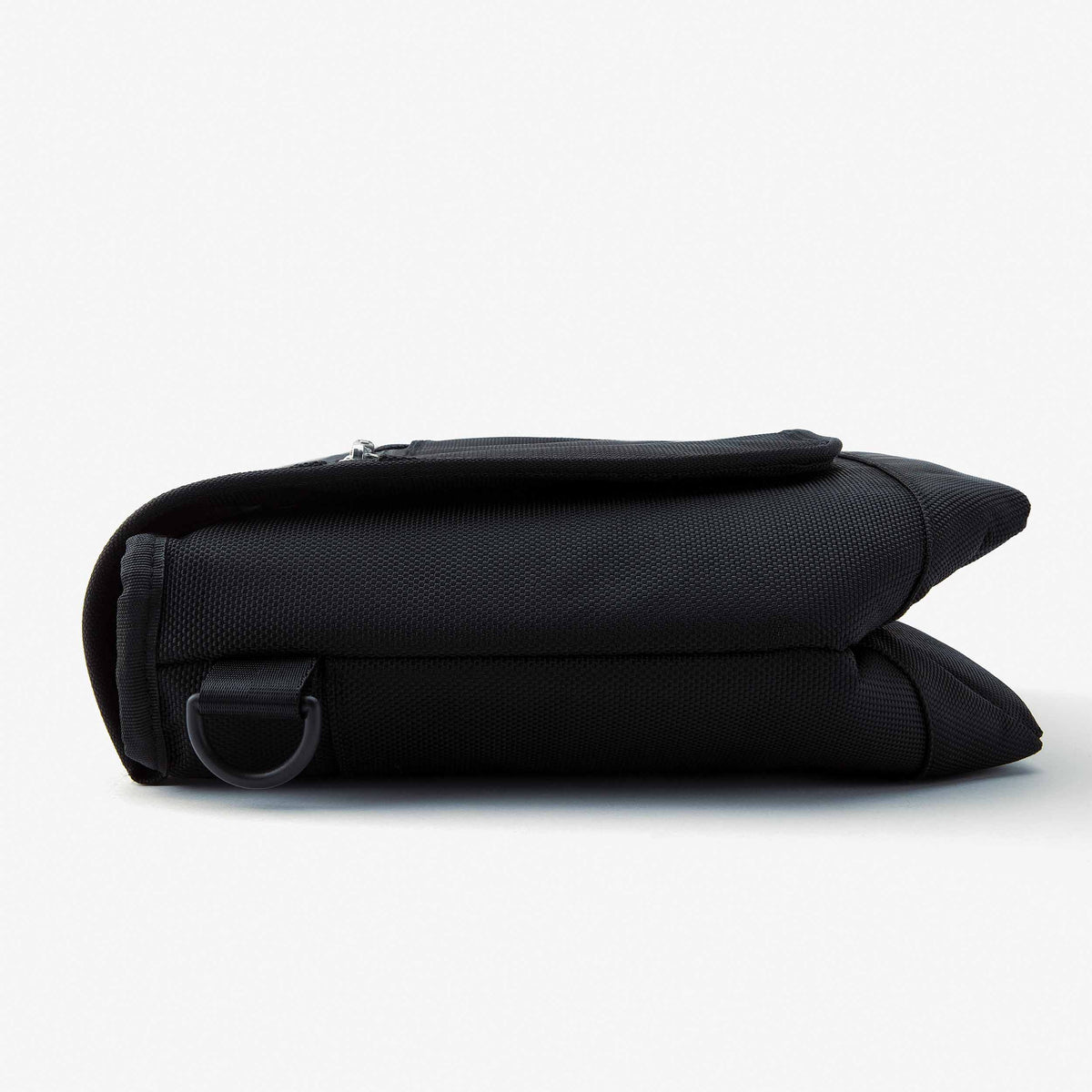 freezable-brooklyn-crossbody-q7 freezable-brooklyn-crossbody-black-ecofreeze-plus-flat_b62870bb-68b1-4c0c-846f-a30840c26944.jpg