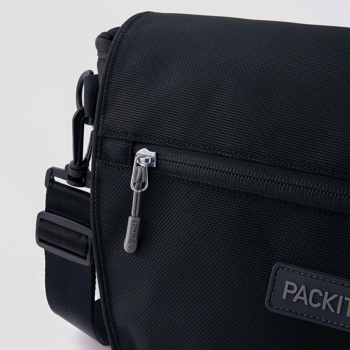 freezable-brooklyn-crossbody-q7 freezable-brooklyn-crossbody-black-ecofreeze-plus-zoom-zipper-pull.jpg