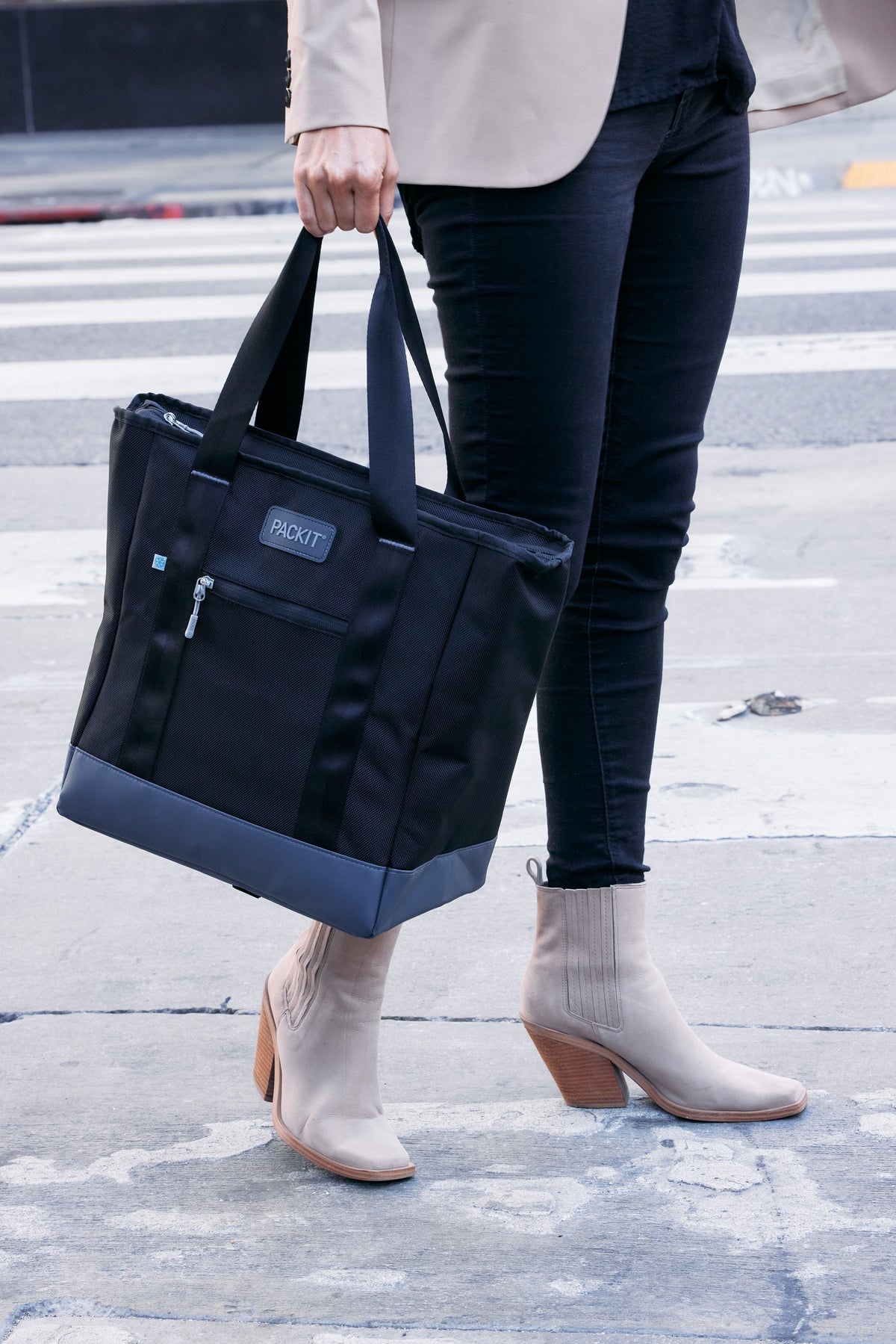 freezable-carry-tote-a5 freezable-carry-tote-black-gray-lifestyle-city-bag-only.jpg