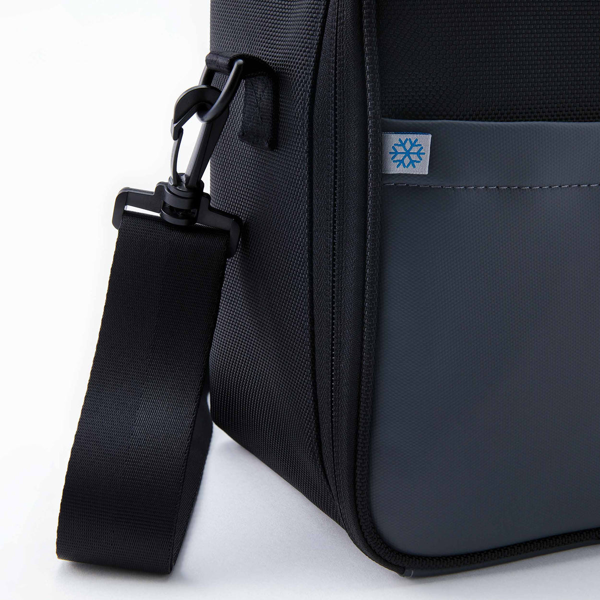 freezable-upright-lunch-box-q5 freezable-upright-lunch-box-black-gray-flag.jpg