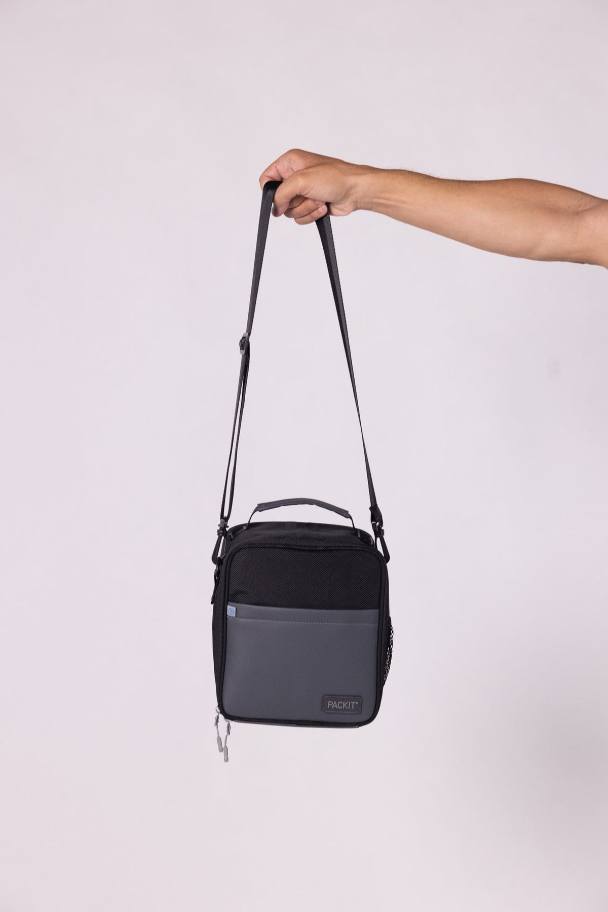 freezable-upright-lunch-box-q5 freezable-upright-lunch-box-black-gray-product-only_edit.jpg