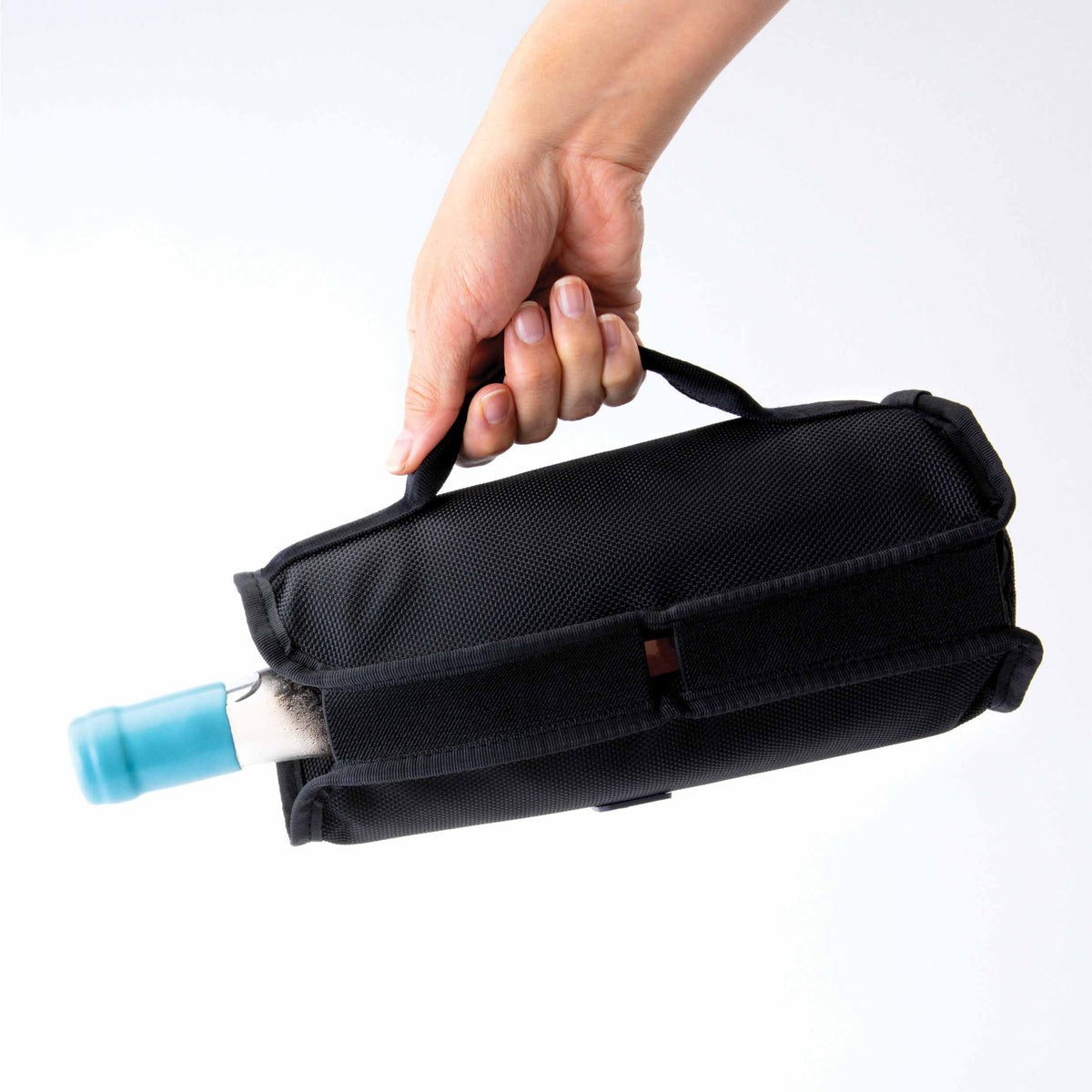 freezable-wine-cooler-l1 freezable-wine-cooler-black-pouring-with-handle.jpg